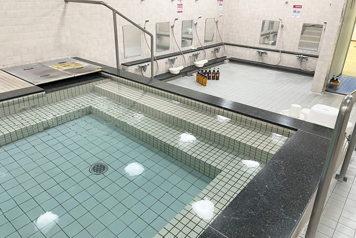 カルシウム人工温泉